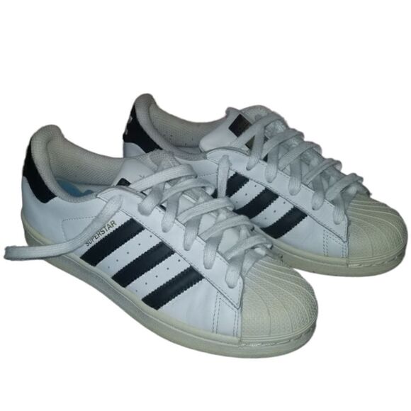 Girls Adidas Super Star   - Picture 2 of 5